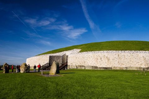 From Dublin: Boyne Valley, Newgrange Celts and Castles Tour