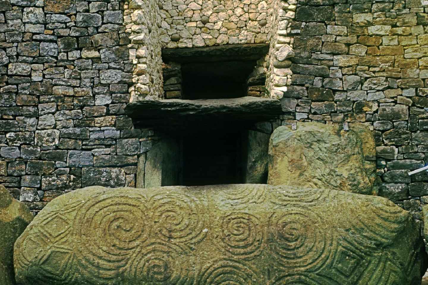 Dublin : Vallée de la Boyne et entrée à Newgrange