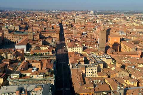 Bologna: City Center Walking Tour