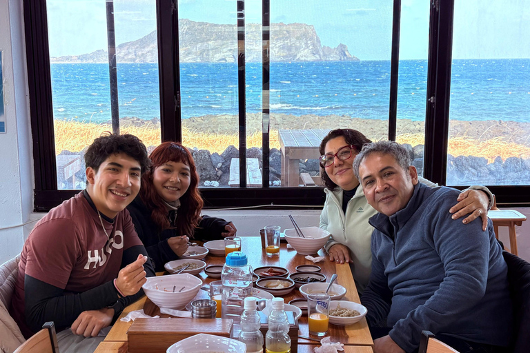 Jeju East: Cherry Blossom Tour & Women Divers Show