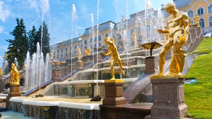 recorrido por los jardines y el palacio de peterhof desde san petersburgo