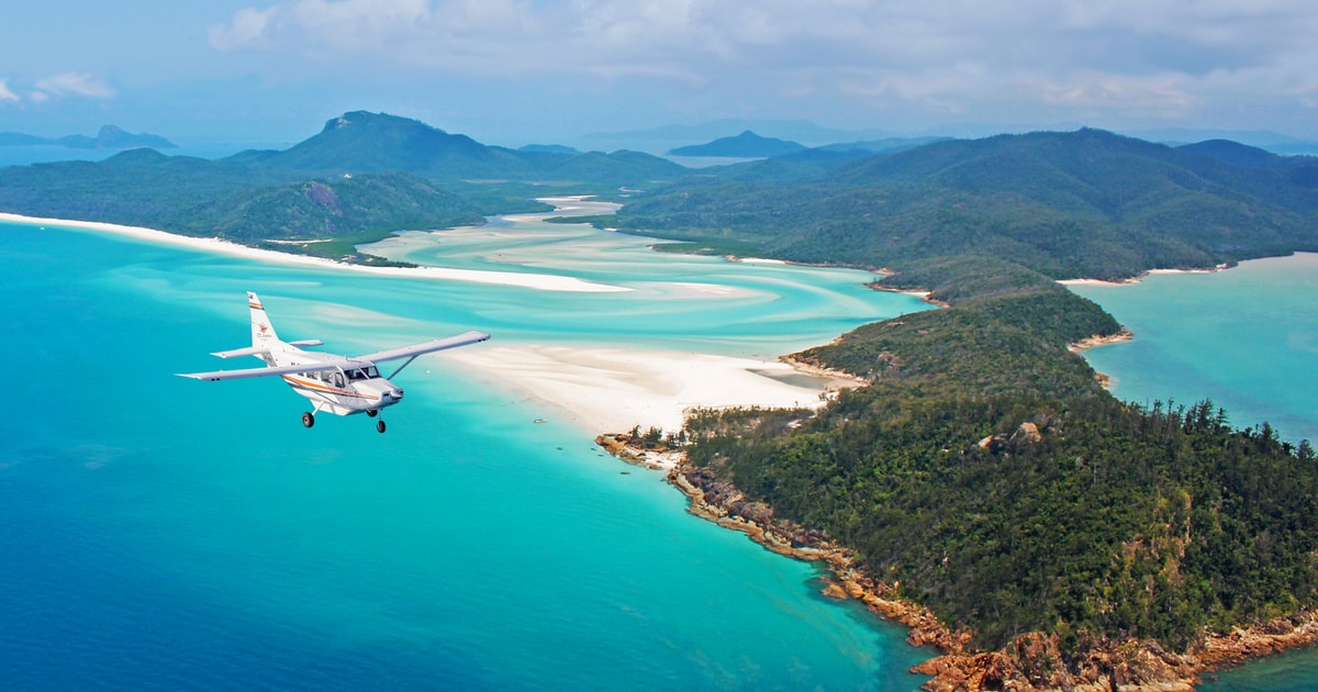 From Airlie Beach: 1-Hour Whitsunday Islands Scenic Flight | GetYourGuide