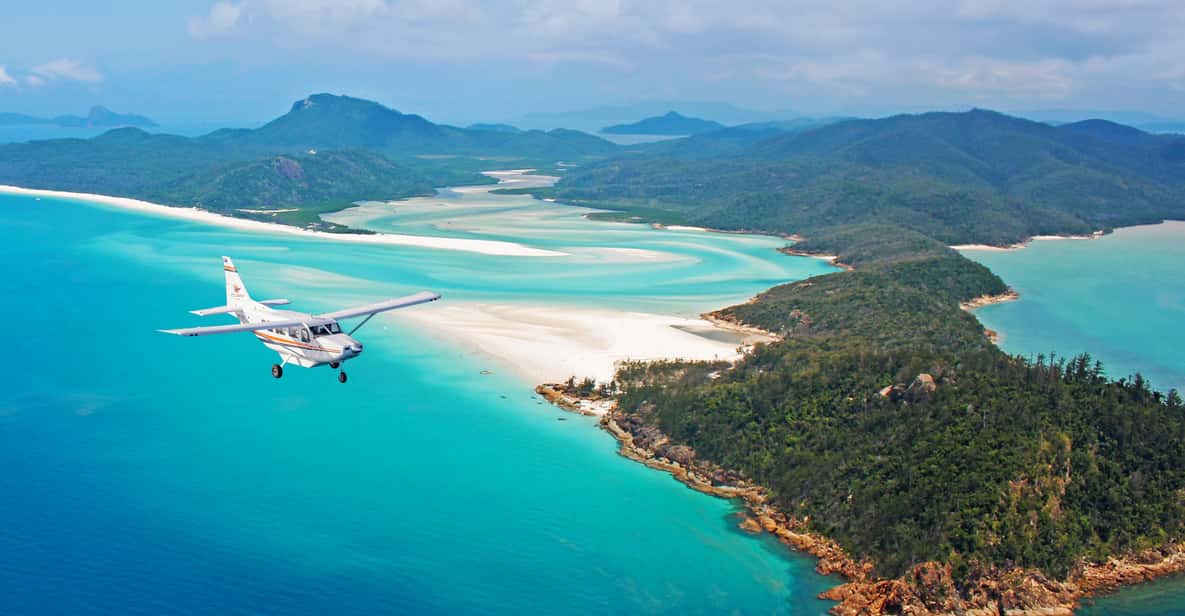 From Airlie Beach: 1-Hour Whitsunday Islands Scenic Flight