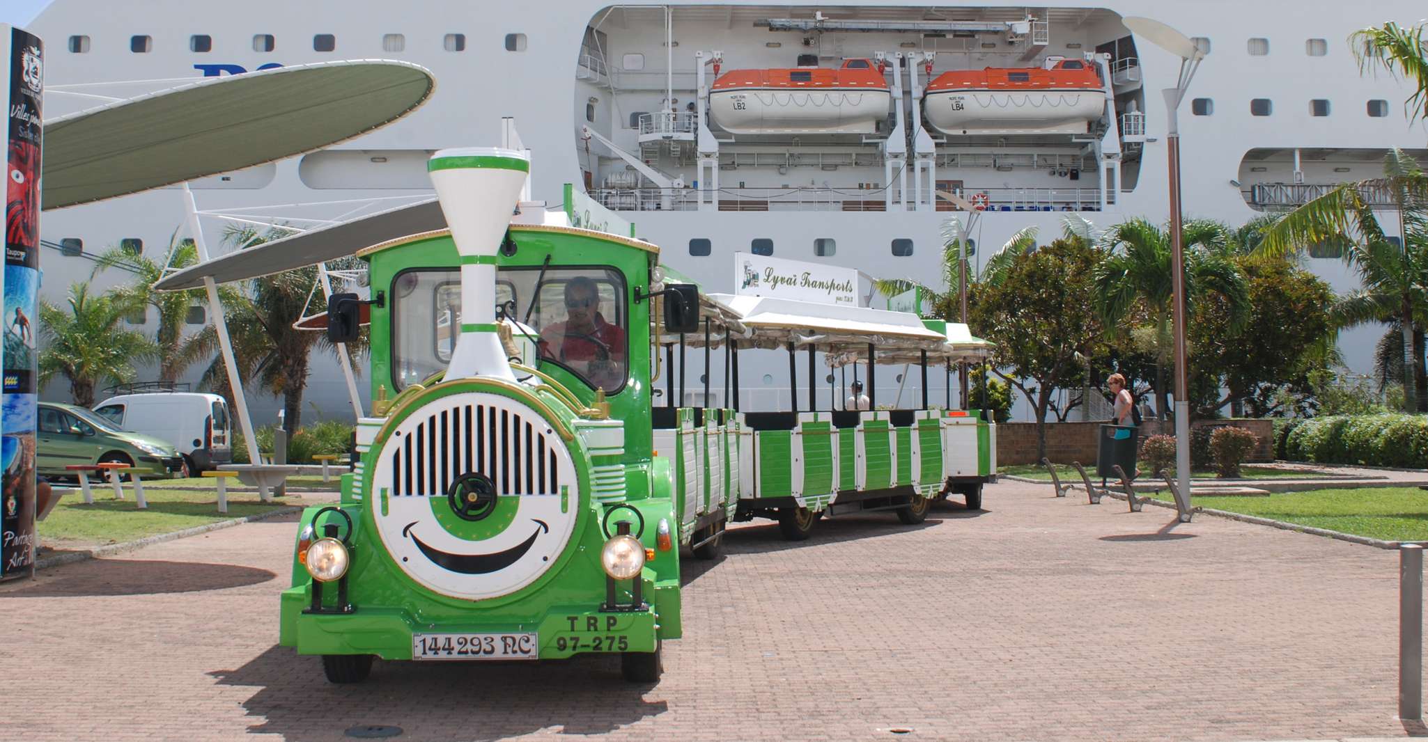 Famous Local Green Train (01h30) in Nouméa - Housity