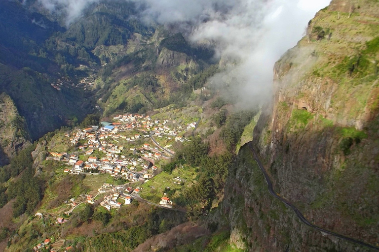 Curral das Freiras : visite de la vallée des Sœurs en tukxiOption standard