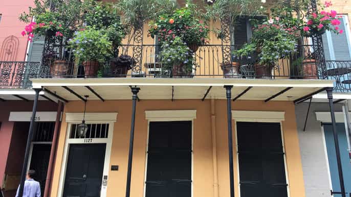 french quarter walking and storytelling tour