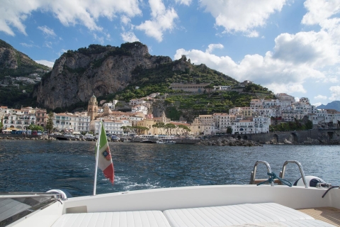 Costa de Salerno-Amalfi: excursión en barco privadoExcursión en barco de cubierta abierta