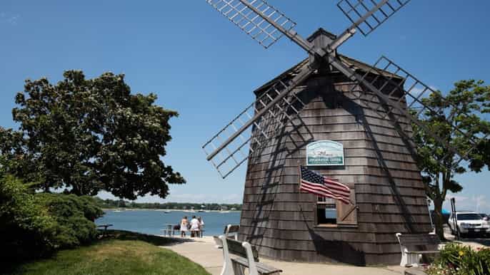 the hamptons sag harbor outlet shopping day trip from nyc