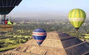 From Mexico City: Hot Air Balloon & Walking Teotihuacan Tour