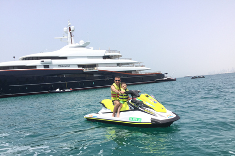 Dubai: Noleggio di moto d&#039;acqua al Burj Al Arab con gelato e foto