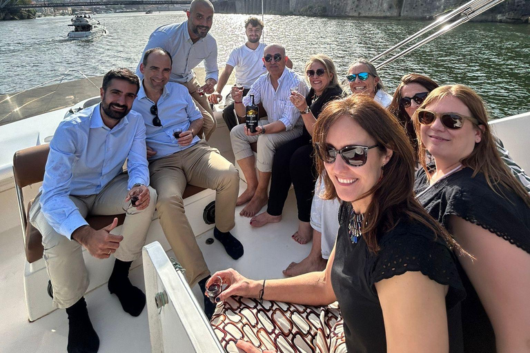 Porto: Luxury 7 Bridges Cruise, Port Wine Tasting & Sunset Shared Sunset Cruise with Welcome Drink