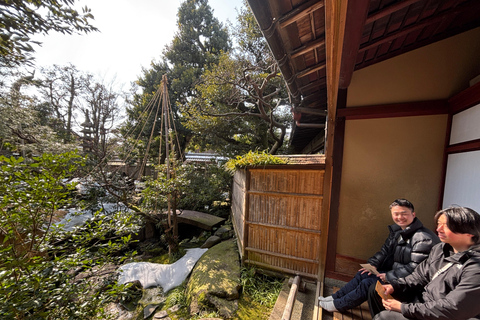 Kanazawa: Castle & Samurai History Walking Tour