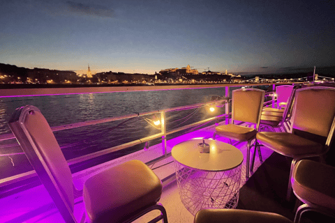 Danube Cruise 360 views with Guaranteed Rooftop Seats, Drink