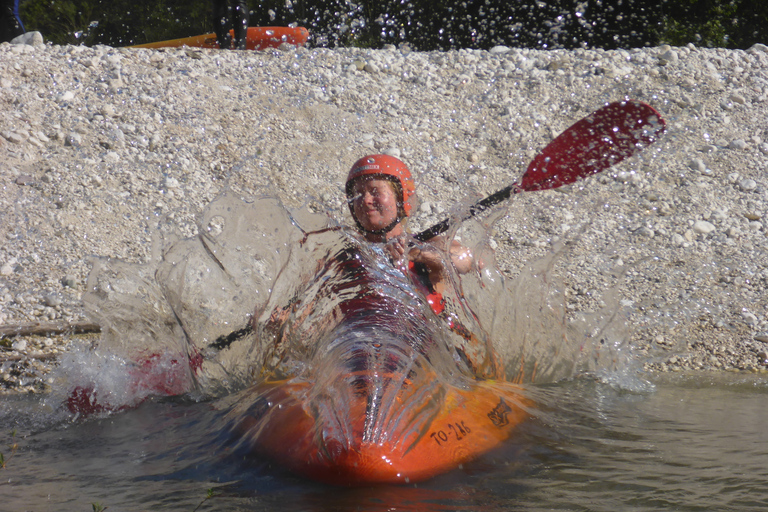 Bovec: Wildwasser-Kajaktour auf dem Fluss Soča