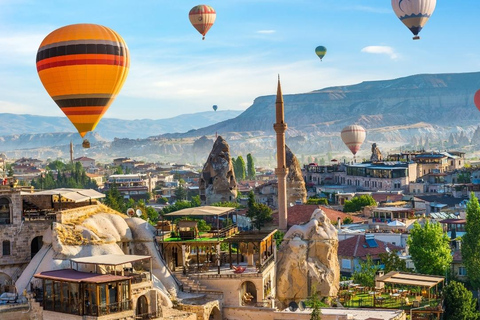 Depuis Istanbul : Excursion privée d&#039;une journée en Cappadoce avec volsForfait tout compris