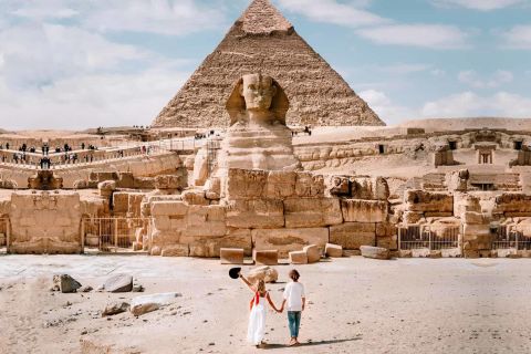 Cairo: Great Pyramids of Giza and Egyptian Museum Tour