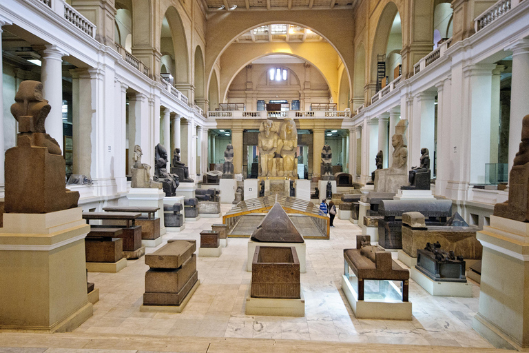 Le Caire : visite des grandes pyramides de Gizeh et du musée égyptienVisite sans billets d'entrée