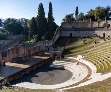 Pompeii Ruins Tour and Shopping at MaxiMall – Private Tour