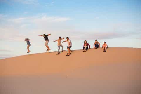Port Stephens: sandboarding illimitato e tour delle dune di sabbia 4WD