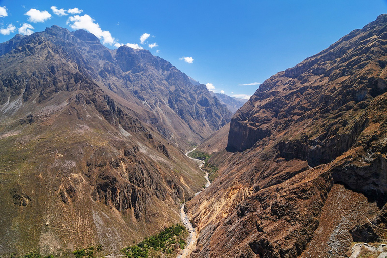 Z Arequipa: dwukolorowa wycieczka po kanionie ColcaZ Arequipy: dwudniowa wycieczka po kanionie Colca