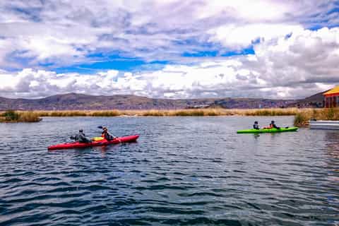 Kakay a las islas flotantes de los Uros - Medio día