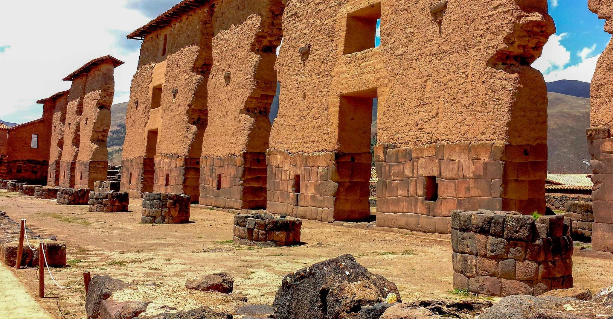 Full–Day Sightseeing Bus Tour between Cusco and Puno - Housity