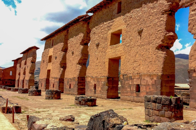 Sightseeing-bustour van een hele dag tussen Cusco en PunoSightseeing-bustour van een hele dag van Cusco naar Puno