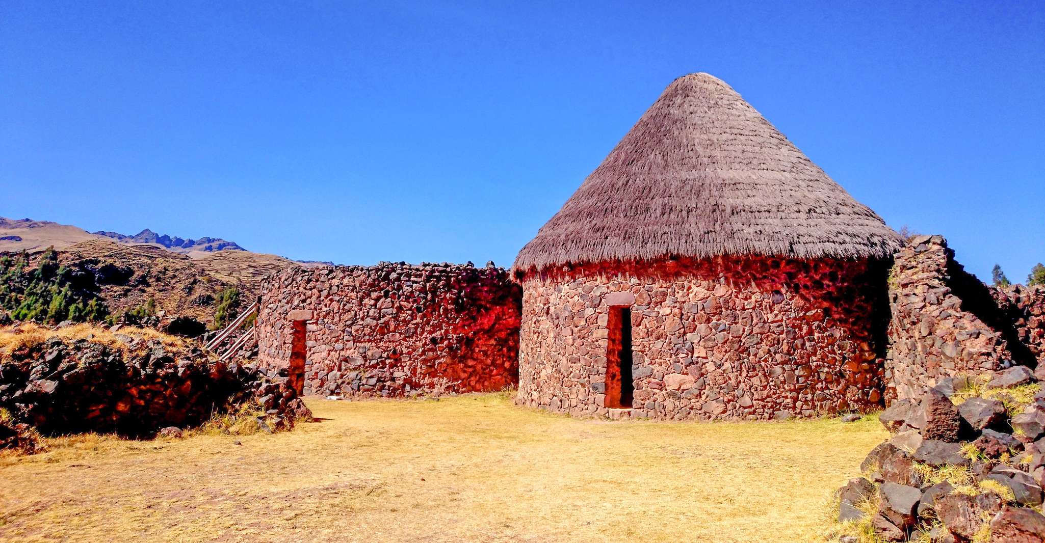 Full–Day Sightseeing Bus Tour between Cusco and Puno - Housity