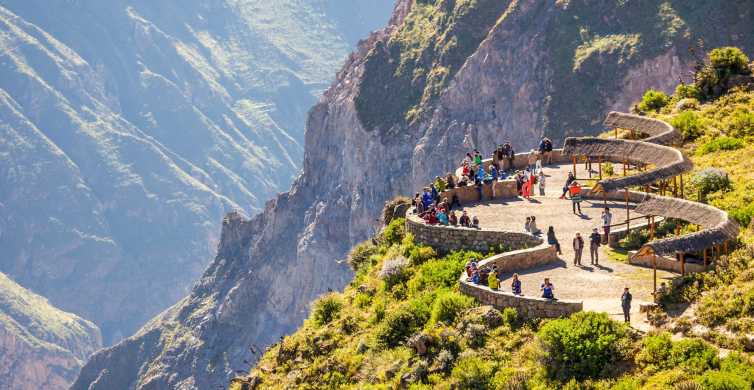 Da Arequipa: Tour di 2 giorni del Canyon del Colca con trasferimento a Puno