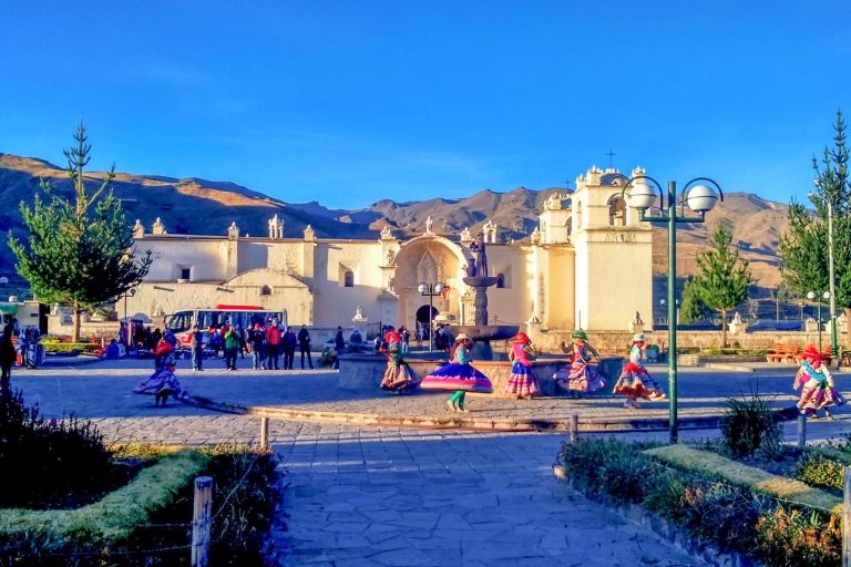 Vanuit Arequipa: 2-daagse tour naar Colca Canyon & PunoTour zonder lunch en toegangsprijzen