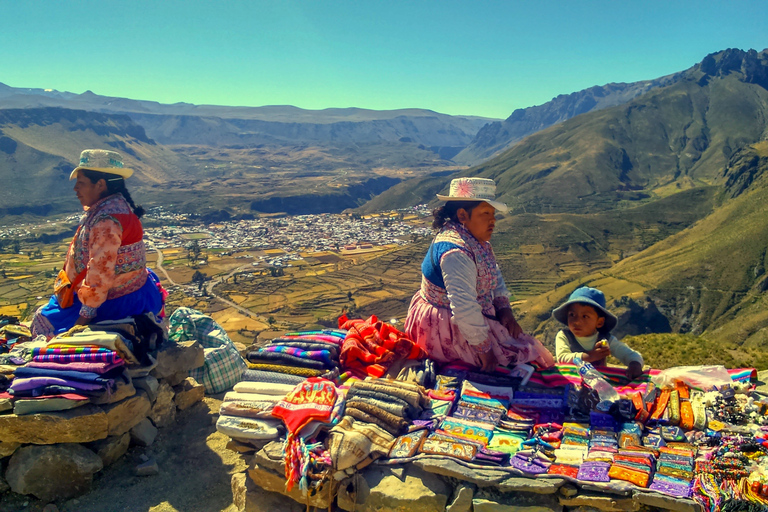 Vanuit Arequipa: 2-daagse tour naar de ColcakloofAlleen de tour naar de Colcakloof