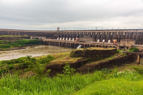 Foz do Iguaçu: Itaipu-Wasserkraft-StaudammAbholung von Hotels in Brasilien