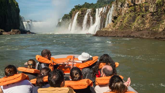 cascate delliguazú tour guidato e safari macuco su pontoni