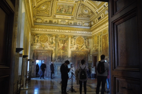 Rome: Castel Sant'Angelo Sla de wachtrij over Kleine groepsreisPrivérondleiding