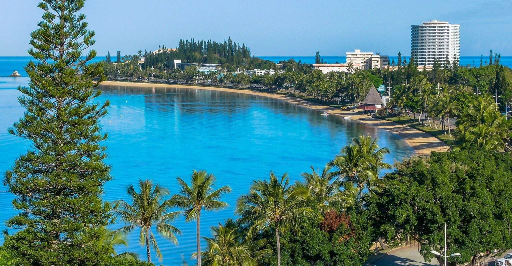 Noumea, Hop-On Hop-Off Bus from Cruise Ship Terminal - Housity