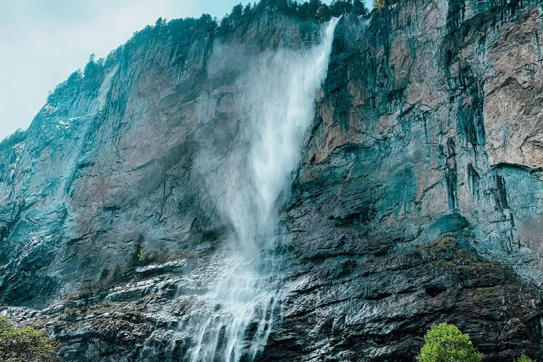 Interlaken: Lauterbrunnen Waterfall Tour with Pickup