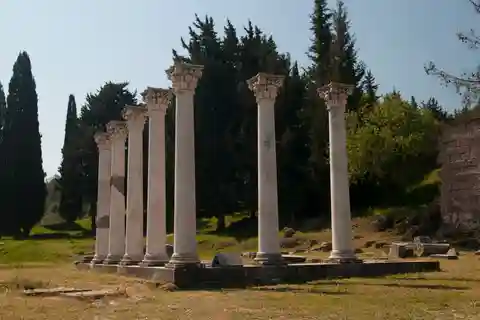 The Asclepieion at Kos: From Healing Gods to Medicine