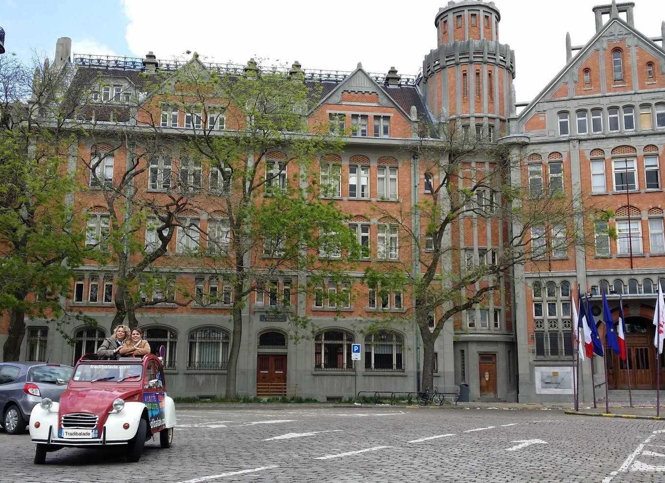 Lille køretur i konvertibel Citroen 2CV