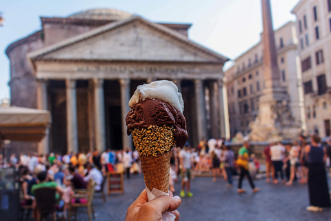 Roma de noche: tour privado en coche con cena