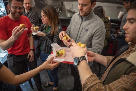 Chicago: Ultimate Food Walking Tour with Tastings