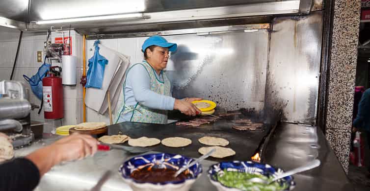 Mexico City: Tacos & Mezcal Night Food Tour photo 6