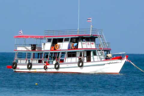 Cruises & boat tours