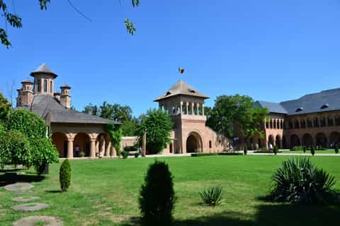 Escape de Bucarest: Mogosoia Palace, Snagov & Therme Spa
