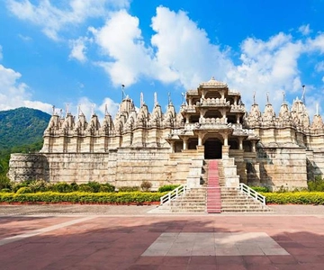 Transfer from Jodhpur to Udaipur via Jain Temple in Ranakpur