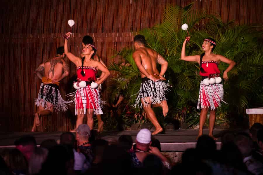 Myths of Maui Luau im Royal Lahaina Resort & Bungalows. Foto: GetYourGuide