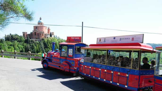 da bologna treno verso san luca e degustazione gastronomica