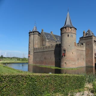 From Amsterdam: Private Day Trip to the Dutch Castles