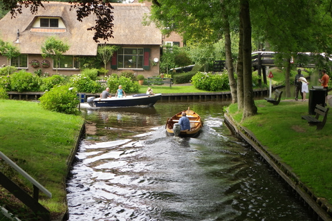 Desde Ámsterdam: excursión privada de un día a Giethoorn y Lelystad