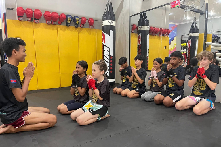 Phnom Penh: 2-Hour Private Kun Khmer Experience