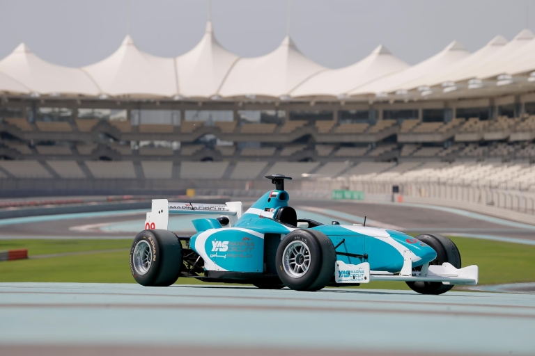 Abu Zabi: przejażdżka po torze Formuły 1